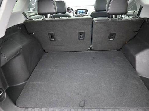 Used 2022 GMC Terrain SLT FWD image 25