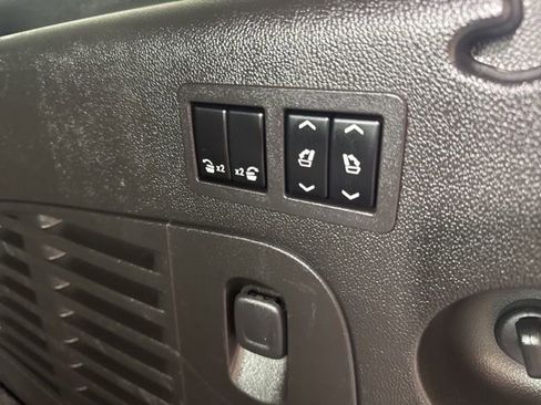 Used 2016 GMC Yukon XL Denali w/ Open Road Package image 23