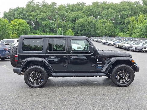 Used 2021 Jeep Wrangler Unlimited Sahara w/ Cold Weather Group image 7