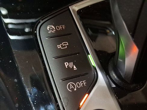 Used 2024 BMW X4 xDrive30i w/ Premium Package image 19