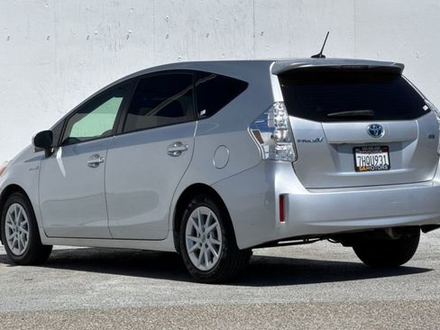 Used 2014 Toyota Prius V Three FWD image 5