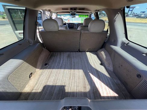Used 2000 Cadillac Escalade 4WD image 12