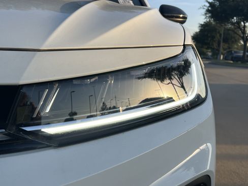 Certified 2025 Volkswagen Jetta Sport FWD image 5