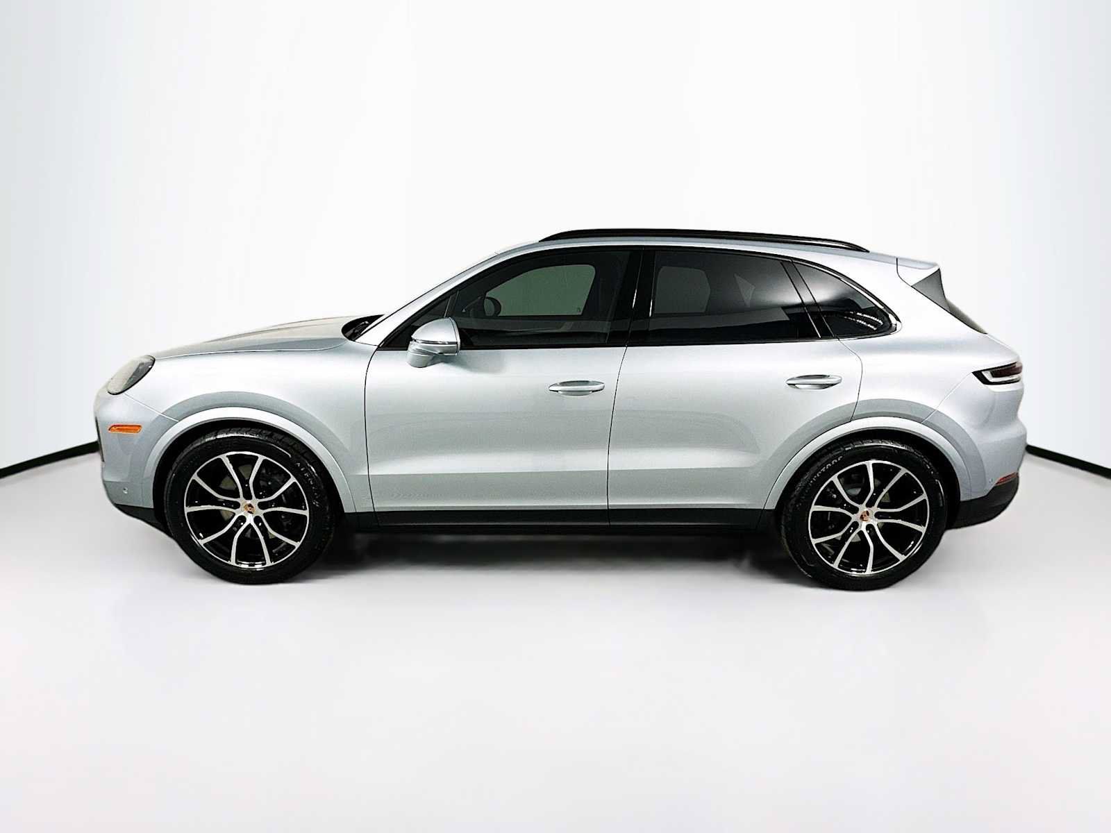 Used 2026 Porsche Cayenne AWD/4WD image 2