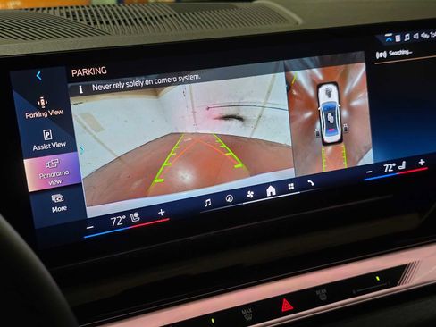 Used 2024 BMW i5 eDrive40i w/ Premium Package image 32