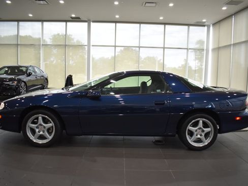 Used 2002 Chevrolet Camaro LT w/ Preferred Equipment Group 1 RWD image 4