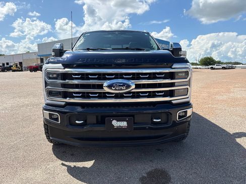 Used 2023 Ford F250 Platinum w/ FX4 Off-Road Package AWD/4WD image 8