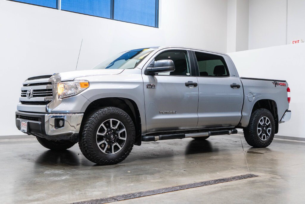 Used 2017 Toyota Tundra SR5 w/ TRD Off Road Package AWD/4WD image 3