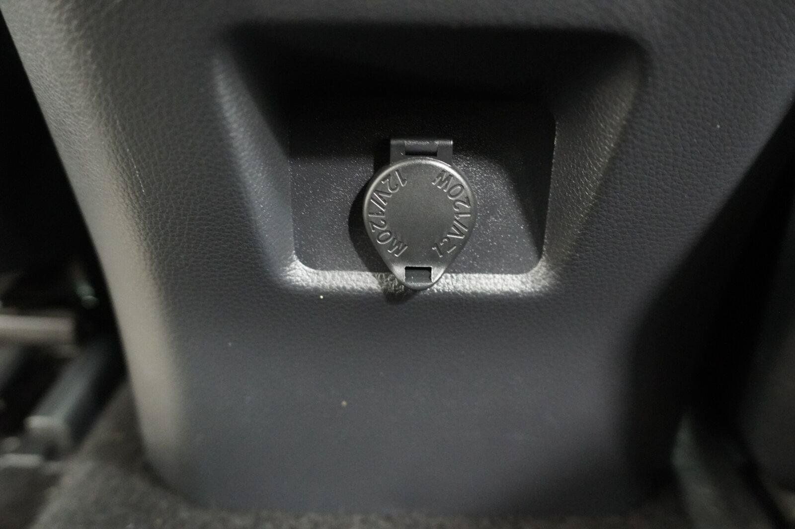 Used 2025 Toyota RAV4 LE AWD/4WD image 27