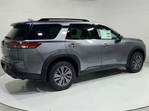 New 2025 Nissan Pathfinder SV image 8