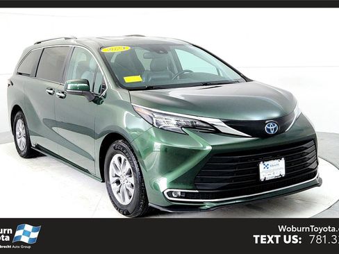 Certified 2024 Toyota Sienna XLE image 1