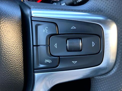 Used 2025 Chevrolet Blazer LT image 21