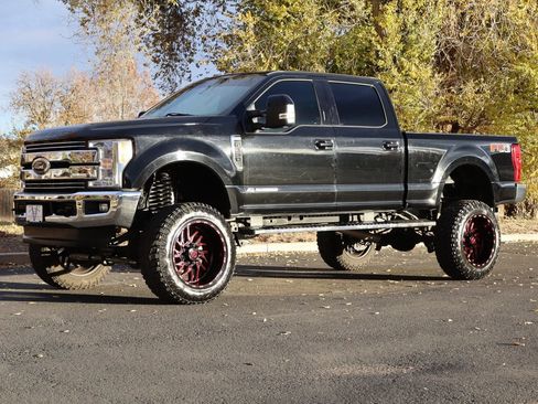 Used 2017 Ford F250 Lariat w/ Lariat Value Package image 11