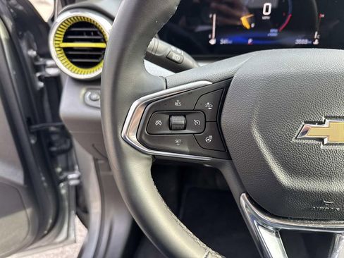 Used 2025 Chevrolet Trax LT w/ LT Convenience Package image 23