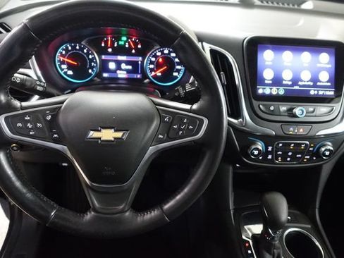 Used 2022 Chevrolet Equinox LT FWD image 12