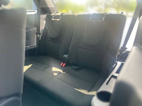 Used 2022 Ford Explorer XLT image 45