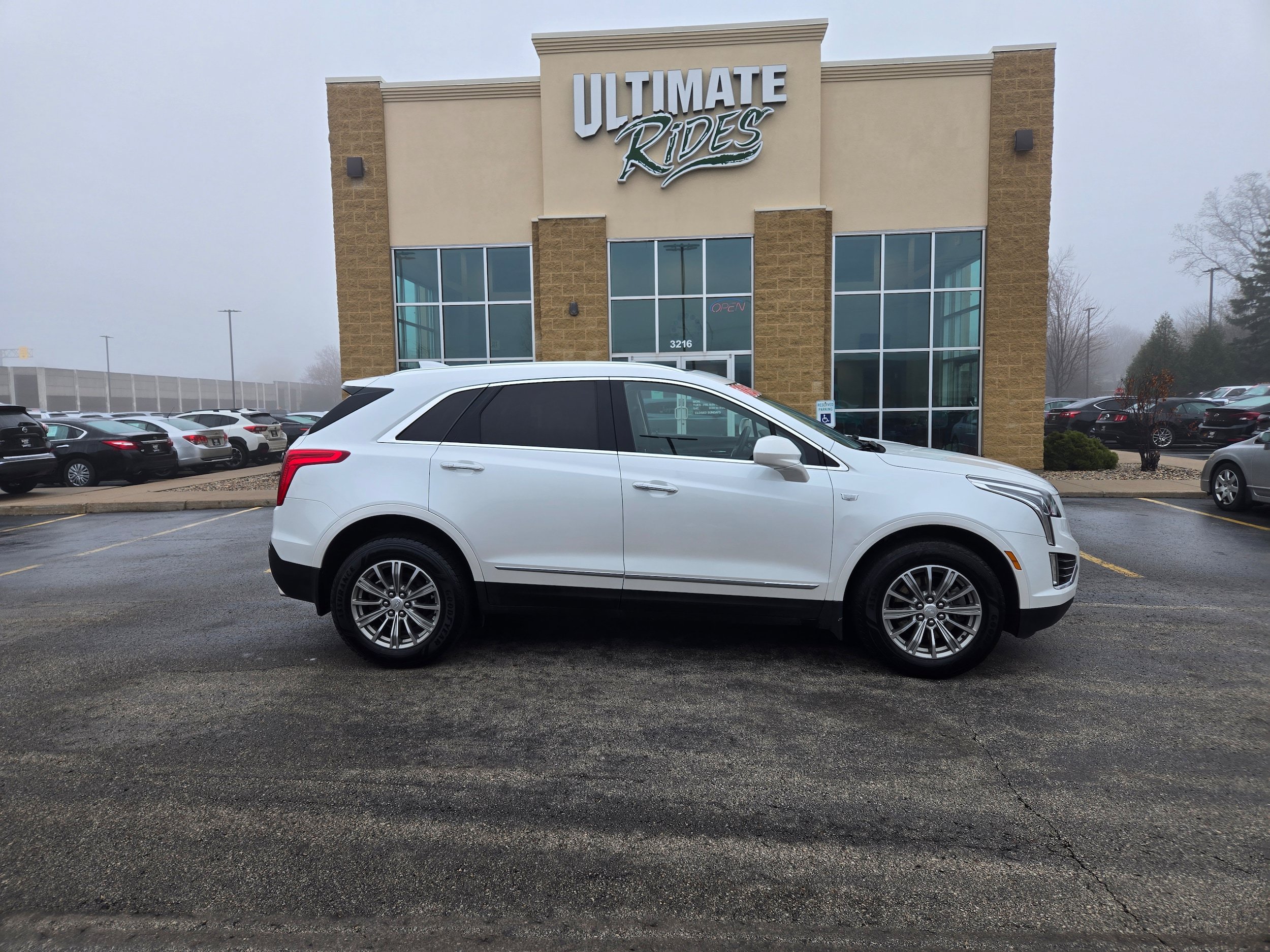 Used 2018 Cadillac XT5 Luxury AWD/4WD image 1