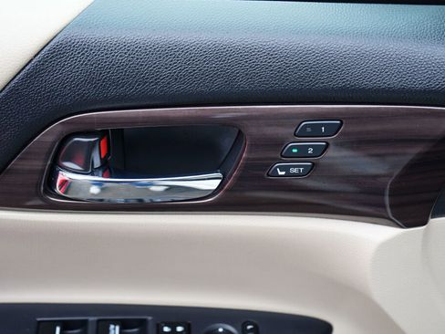 Used 2017 Honda Accord Touring image 10