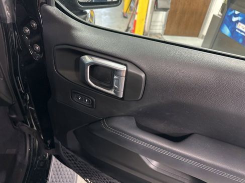 Used 2022 Jeep Wrangler Unlimited Sahara 4xe image 7