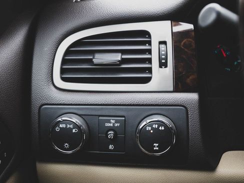 Used 2013 GMC Sierra 3500 Denali image 11