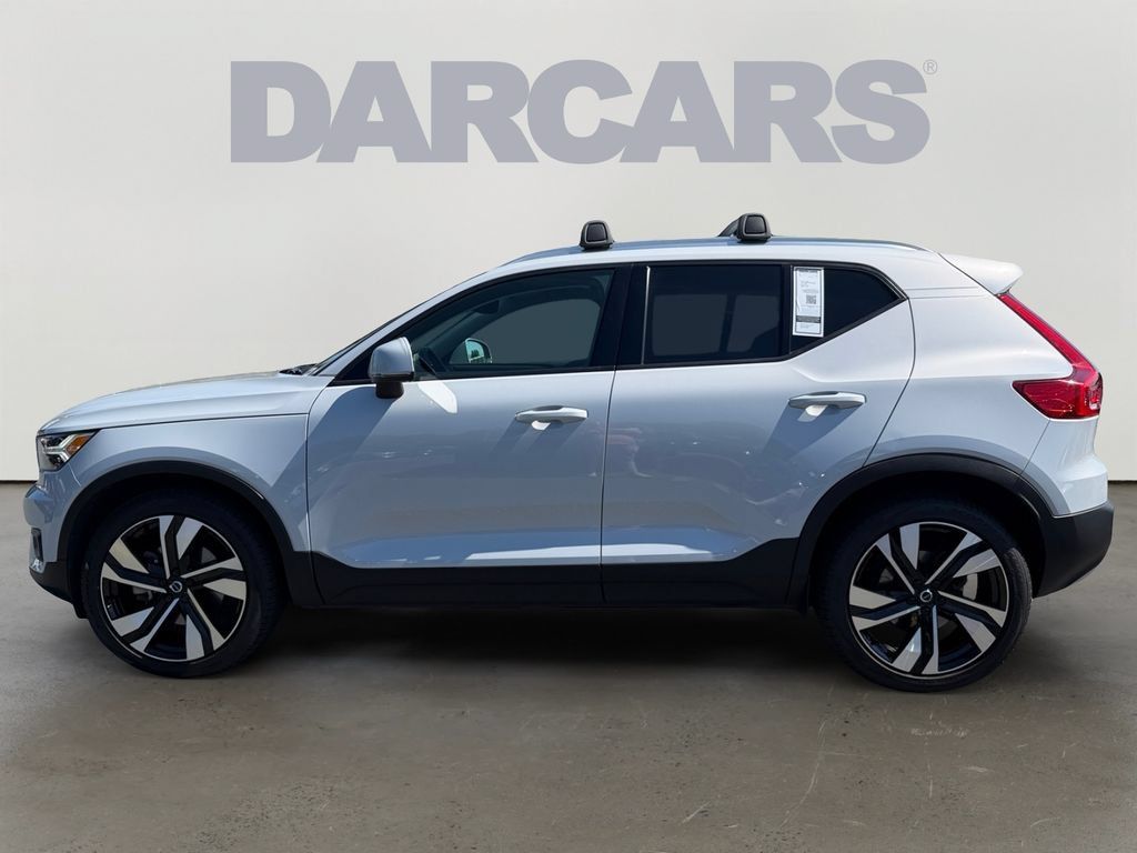 Used 2021 Volvo XC40 T5 Momentum AWD/4WD image 4