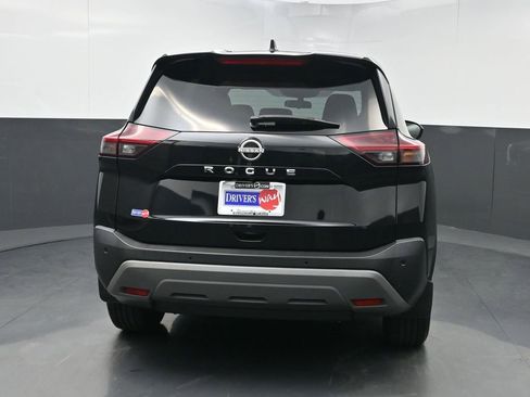 Used 2023 Nissan Rogue S image 37