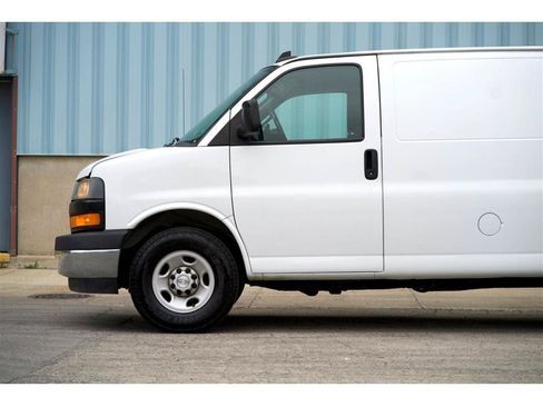 Used 2019 Chevrolet Express 2500 w/ Driver Convenience Package RWD image 12