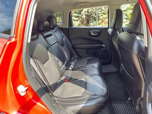 Used 2018 Jeep Compass Latitude w/ Popular Equipment Group AWD/4WD image 37
