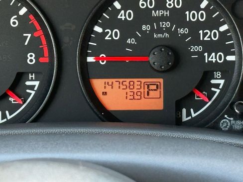 Used 2014 Nissan Frontier SV image 14