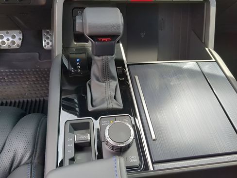 New 2025 Toyota Tundra Platinum AWD/4WD image 18