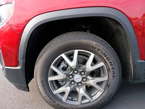 Used 2023 GMC Acadia SLE w/ Driver Convenience Package FWD image 16