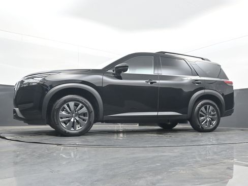 Used 2024 Nissan Pathfinder SV image 26