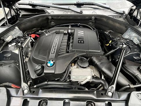 Used 2017 BMW 535i Gran Turismo image 9