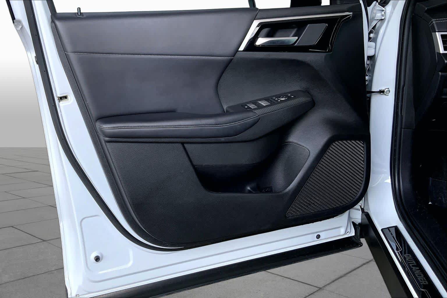 Used 2023 Mitsubishi Outlander SE Black Edition AWD/4WD image 22
