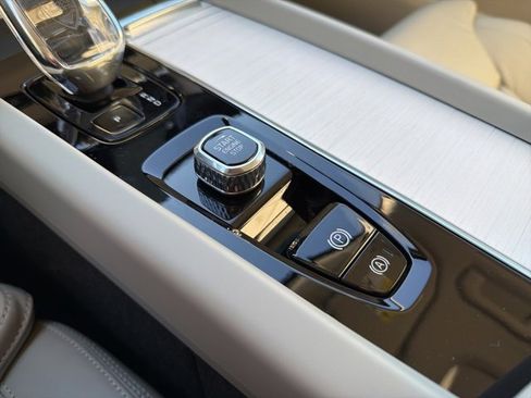 New 2026 Volvo XC60 B5 Ultra w/ Protection Package Premier image 19