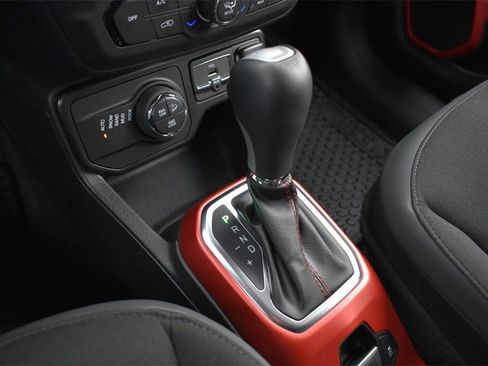 Used 2022 Jeep Renegade Trailhawk w/ Trailer Tow Group image 21