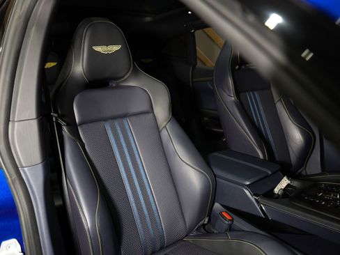 Used 2025 Aston Martin DBX 707 image 21