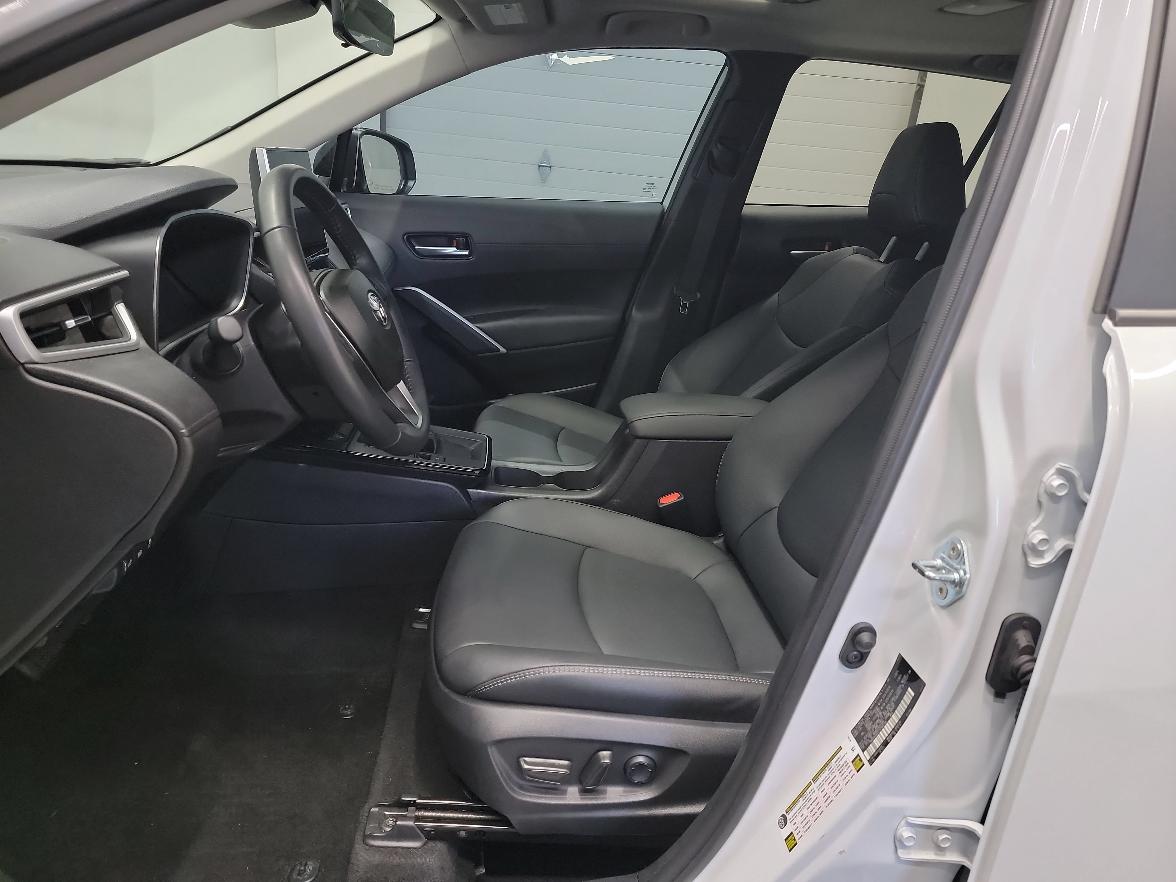 Used 2026 Toyota Corolla Cross XLE w/ Convenience Package FWD image 12