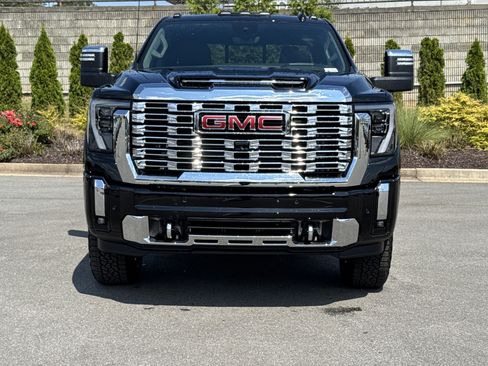 New 2025 GMC Sierra 2500 Denali w/ Denali Reserve Package image 3