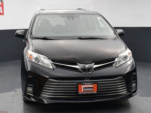 Used 2020 Toyota Sienna XLE image 7