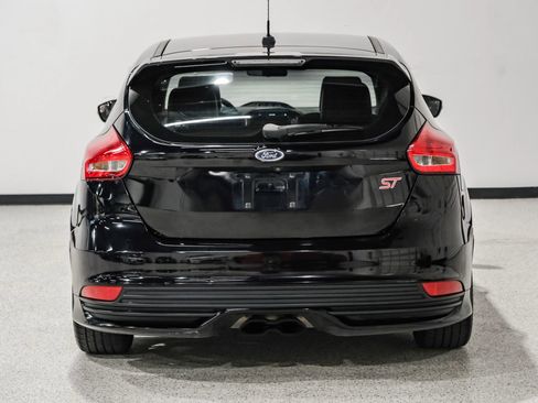 Used 2016 Ford Focus ST w/ Equipment Group 402A image 7