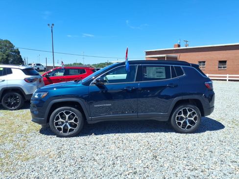 New 2026 Jeep Compass Limited AWD/4WD image 3