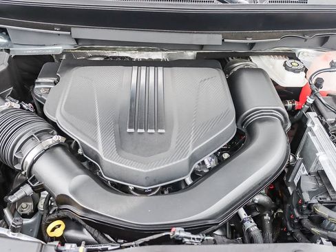 Used 2026 Chevrolet Traverse LT w/ Driver Confidence Package image 26