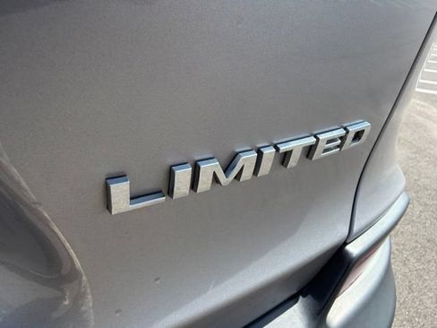 Used 2020 Jeep Cherokee Limited FWD image 9