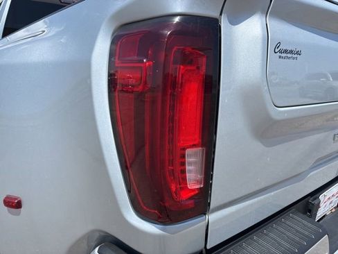 Used 2022 GMC Sierra 3500 Denali w/ Denali Ultimate Package AWD/4WD image 11