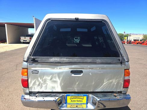 Used 2001 Toyota Tacoma w/ SR5 Package AWD/4WD image 12