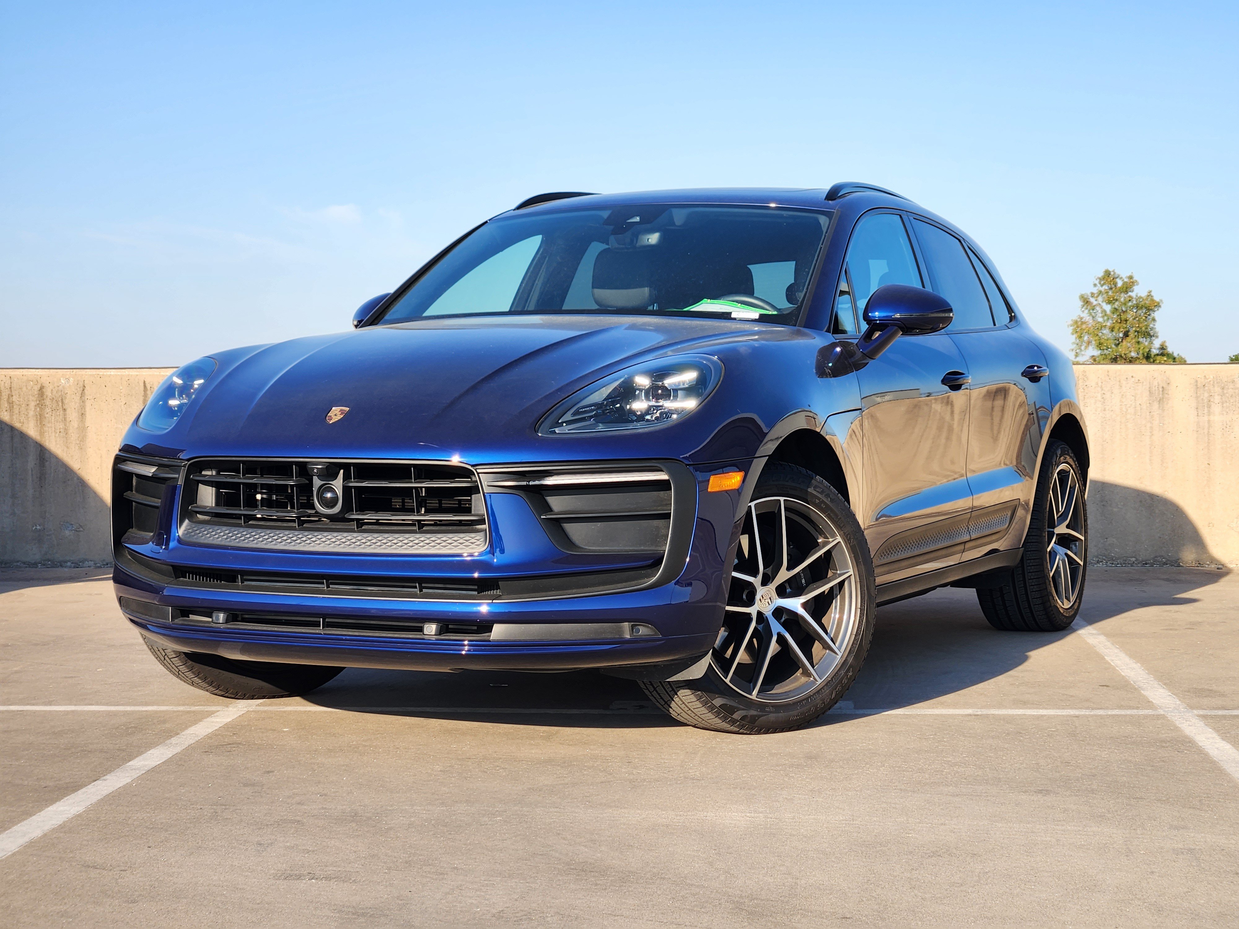 Certified 2026 Porsche Macan AWD/4WD image 1
