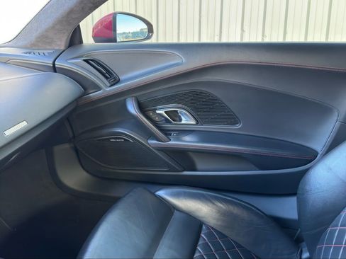 Used 2017 Audi R8 V10 w/ Carbon Exterior Package image 13