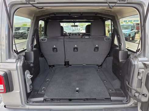 Used 2022 Jeep Wrangler Unlimited Sport AWD/4WD image 13