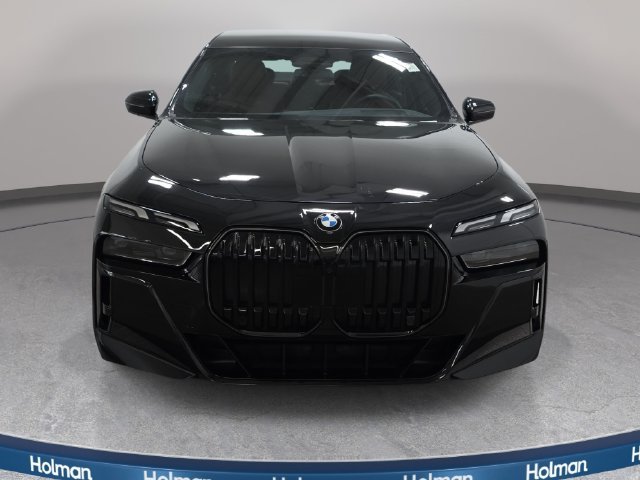 Certified 2025 BMW 760i xDrive AWD/4WD image 2